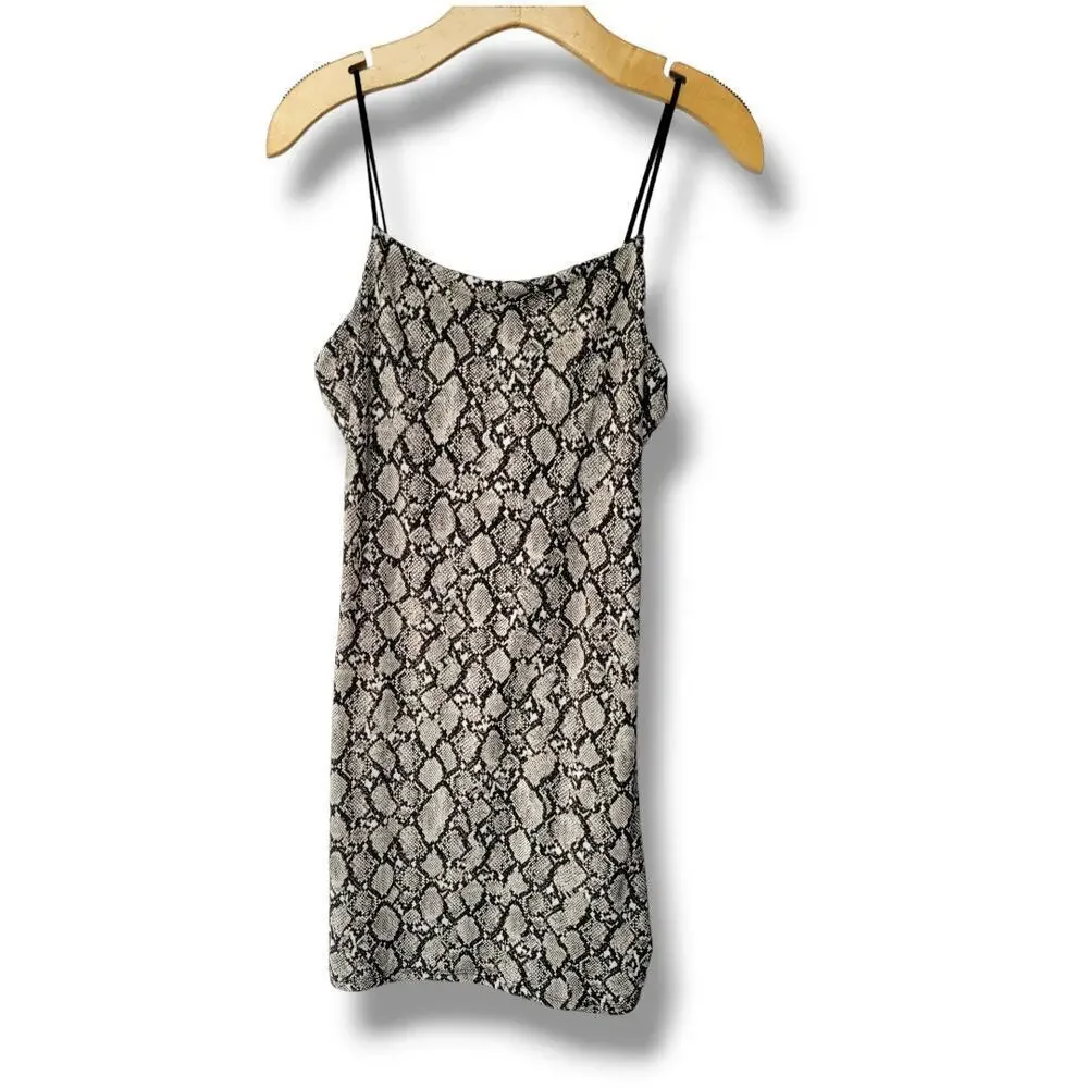 Heart & Hips Juniors Gray Snakeskin Print Bodycon Dress - Large - Picture 2 of 9